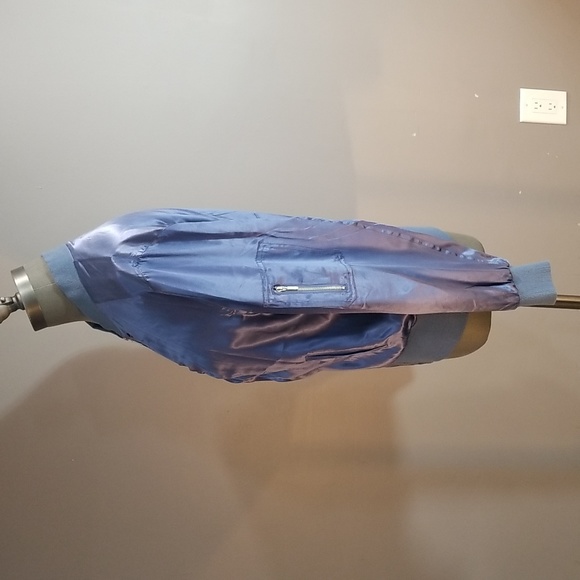 100% pure silk in gorgeous sterling blue jacket bomber large. Mercer & Madison - Picture 2 of 10